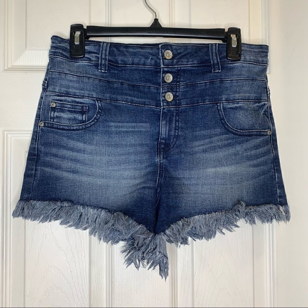 Ariya Curvy high rise shorts size 13/31